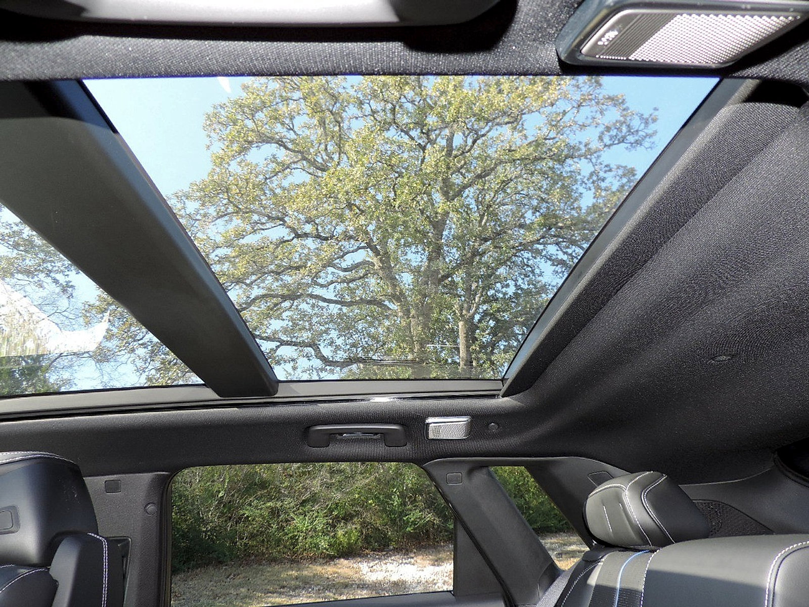 New 2026 Cadillac Lyriq Premium Luxury image 10