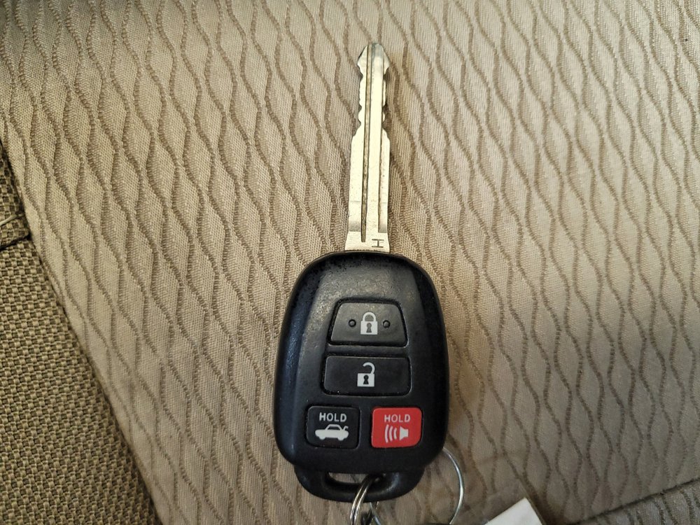 Used 2015 Toyota Corolla LE FWD image 32