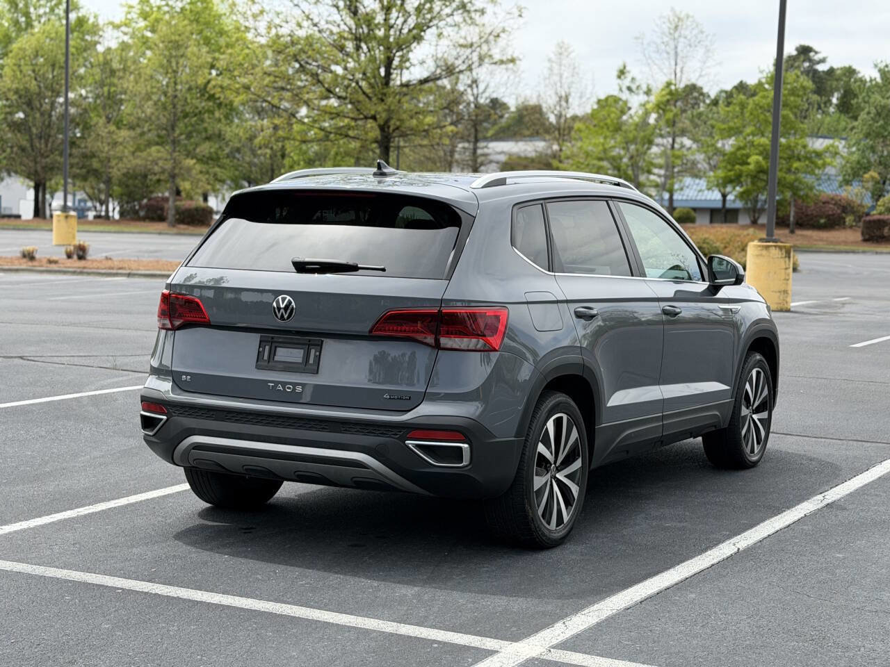 Used 2022 Volkswagen Taos SE image 7