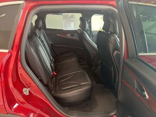 Used 2018 Lincoln MKX Reserve w/ Driver Assistance Package AWD/4WD image 16