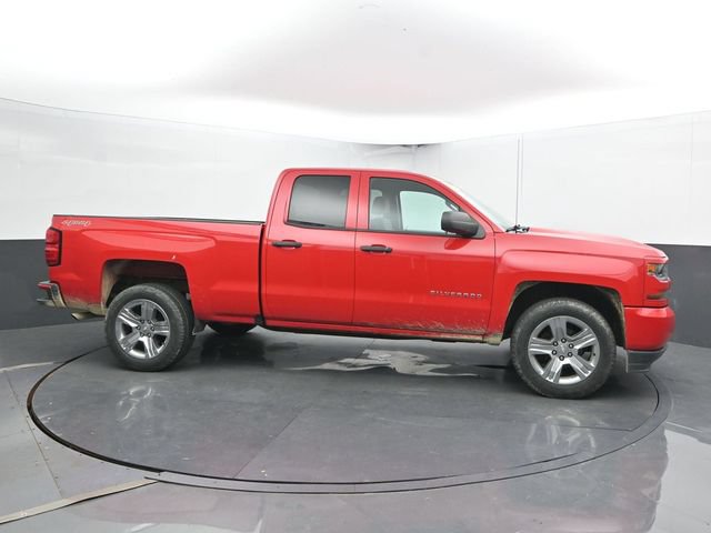Used 2017 Chevrolet Silverado 1500 Custom w/ Custom Convenience Package AWD/4WD image 4