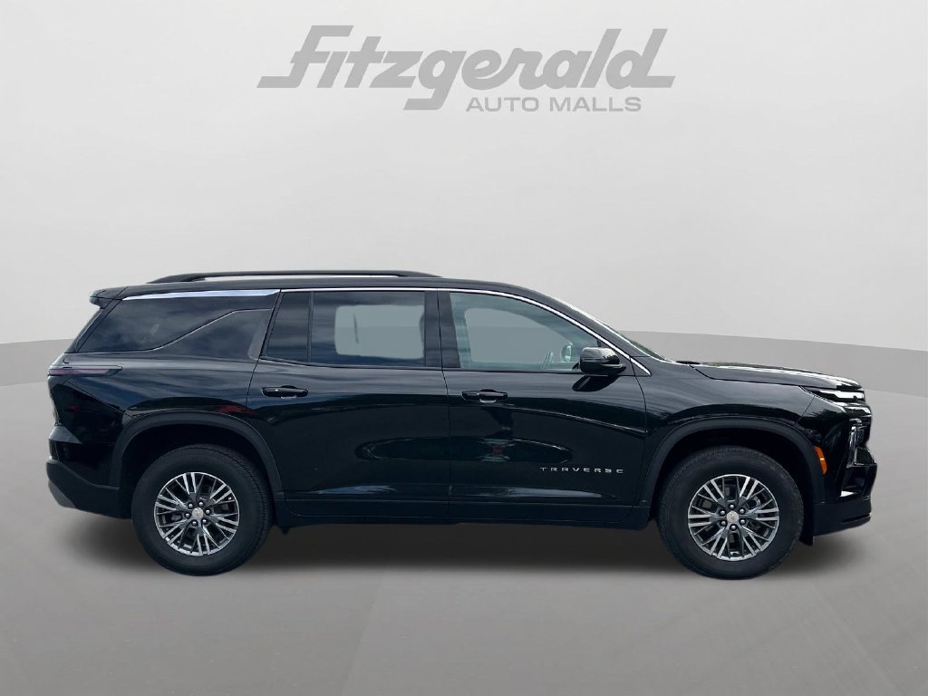 Used 2025 Chevrolet Traverse LT AWD/4WD image 9