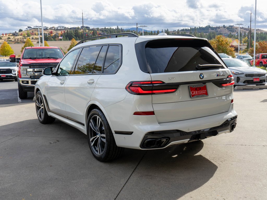 Used 2024 BMW X7 M60i image 12