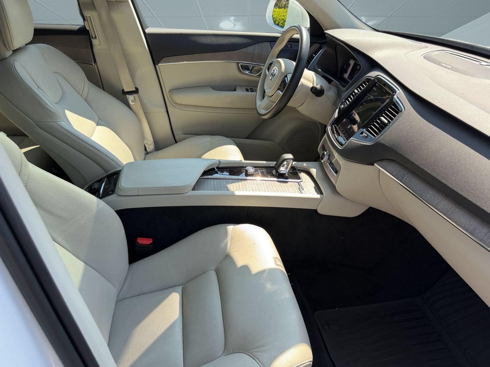 Certified 2023 Volvo XC90 B6 Plus w/ Protection Package Premier AWD/4WD image 23