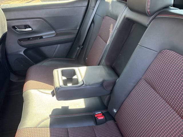 Used 2025 Nissan Kicks SR image 29