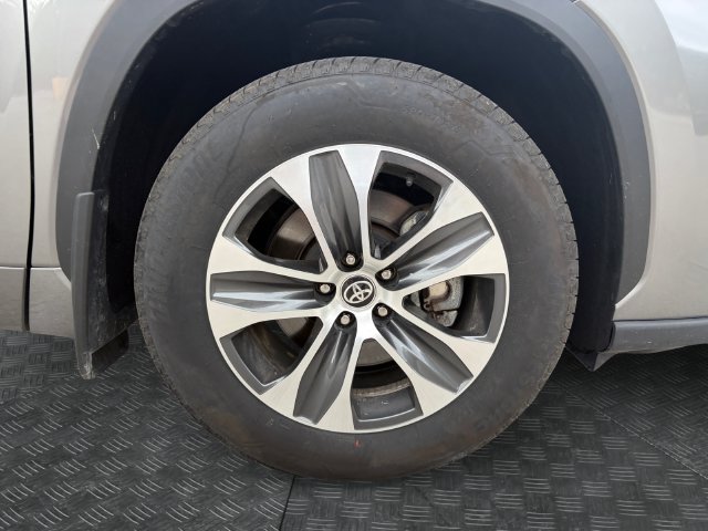 Used 2026 Toyota Highlander XLE AWD/4WD image 14