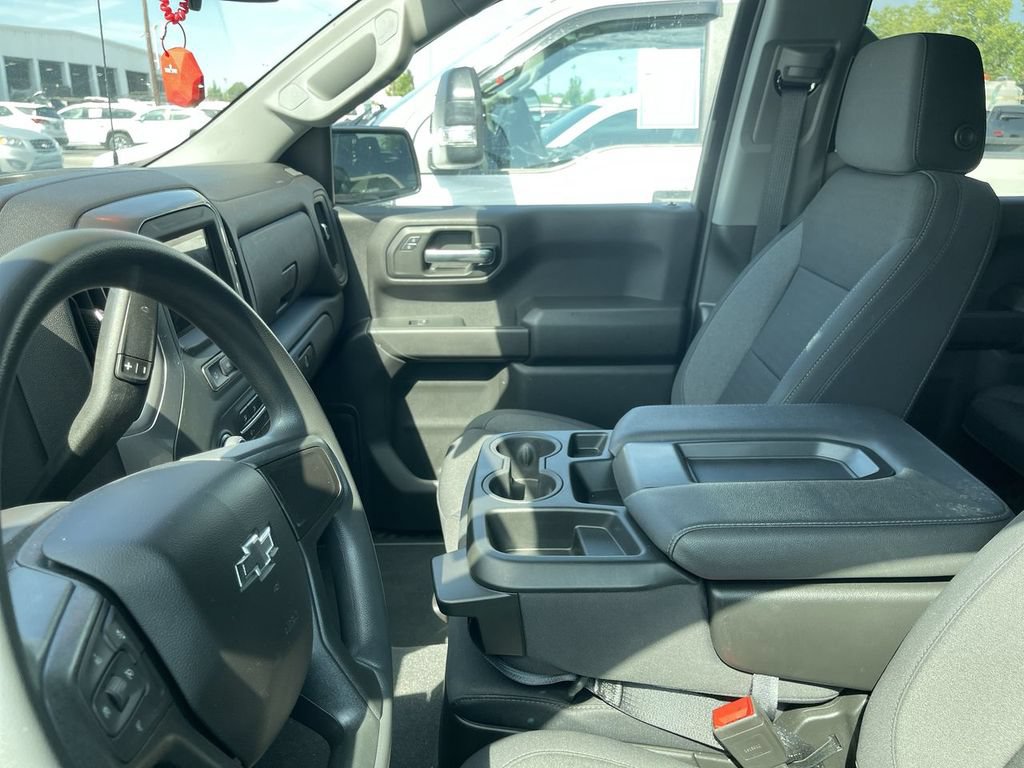 Used 2024 Chevrolet Silverado 1500 Custom Trail Boss w/ LPO, Dark Essentials Package AWD/4WD image 2