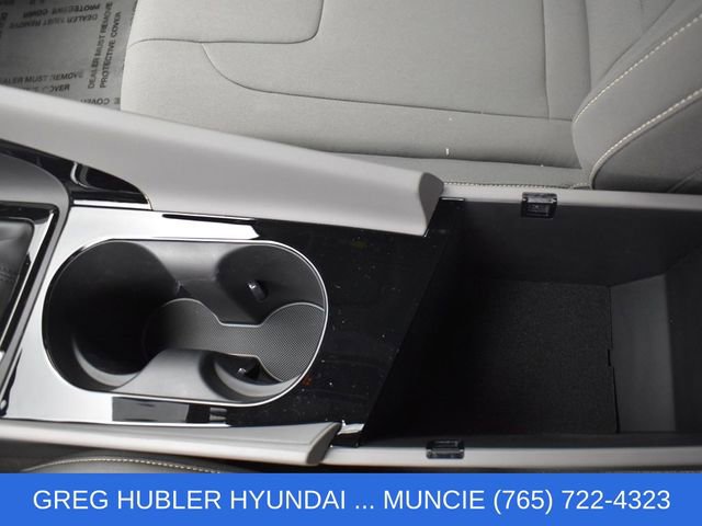Used 2025 Hyundai Elantra SEL FWD image 23