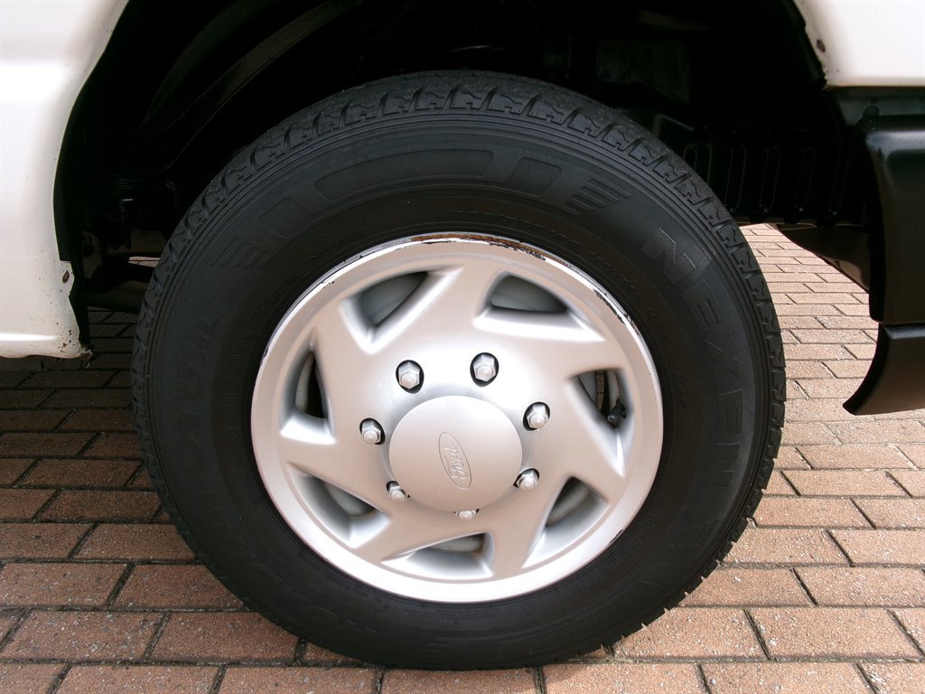 Used 2011 Ford E-150 and Econoline 150 w/ PWR Group RWD image 34