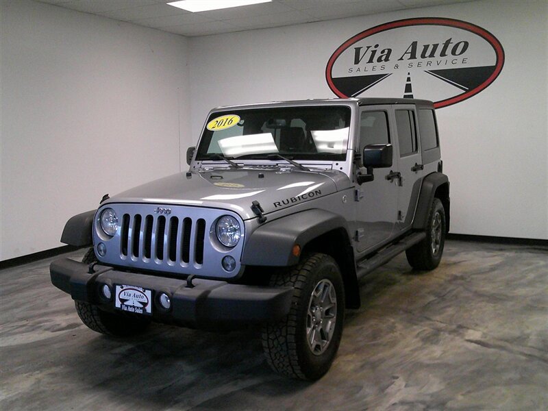 Used 2016 Jeep Wrangler Unlimited Rubicon w/ Connectivity Group AWD/4WD image 7