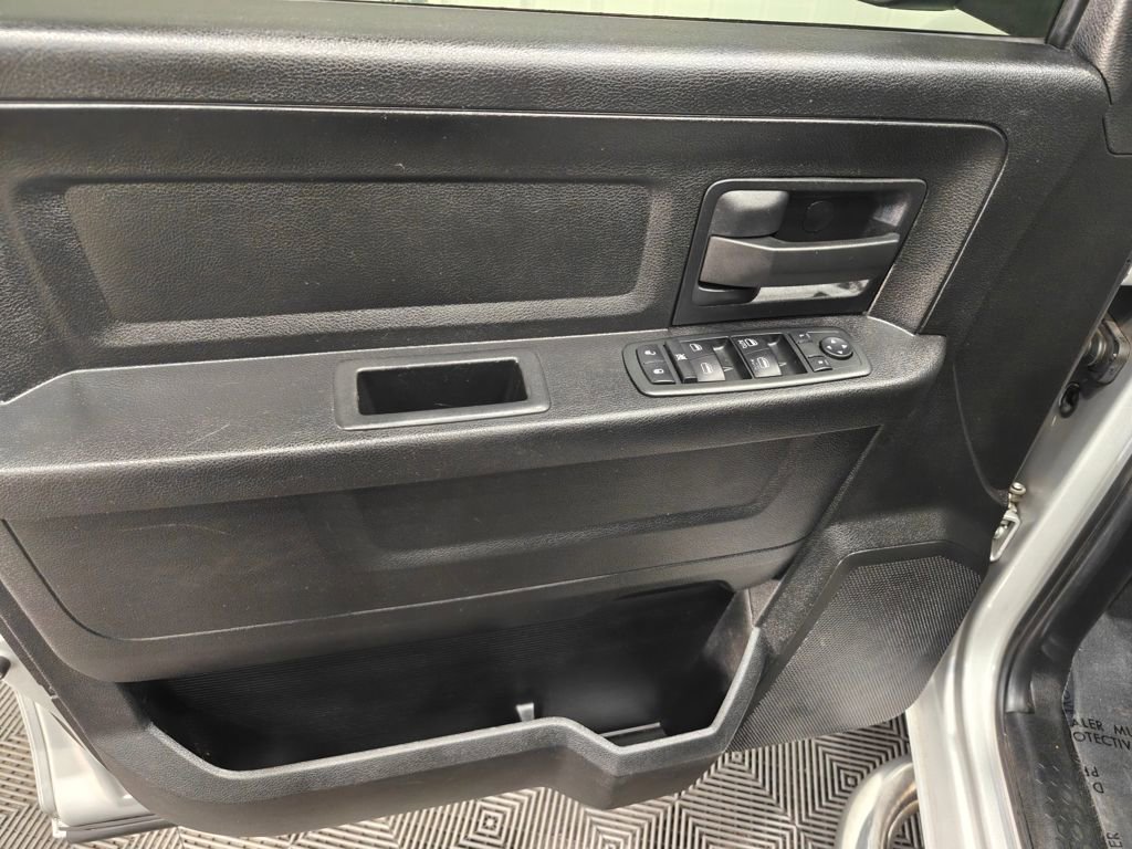Used 2013 RAM 1500 Express image 36