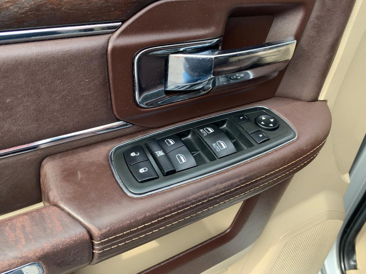 Used 2014 RAM 1500 Laramie Longhorn RWD image 10