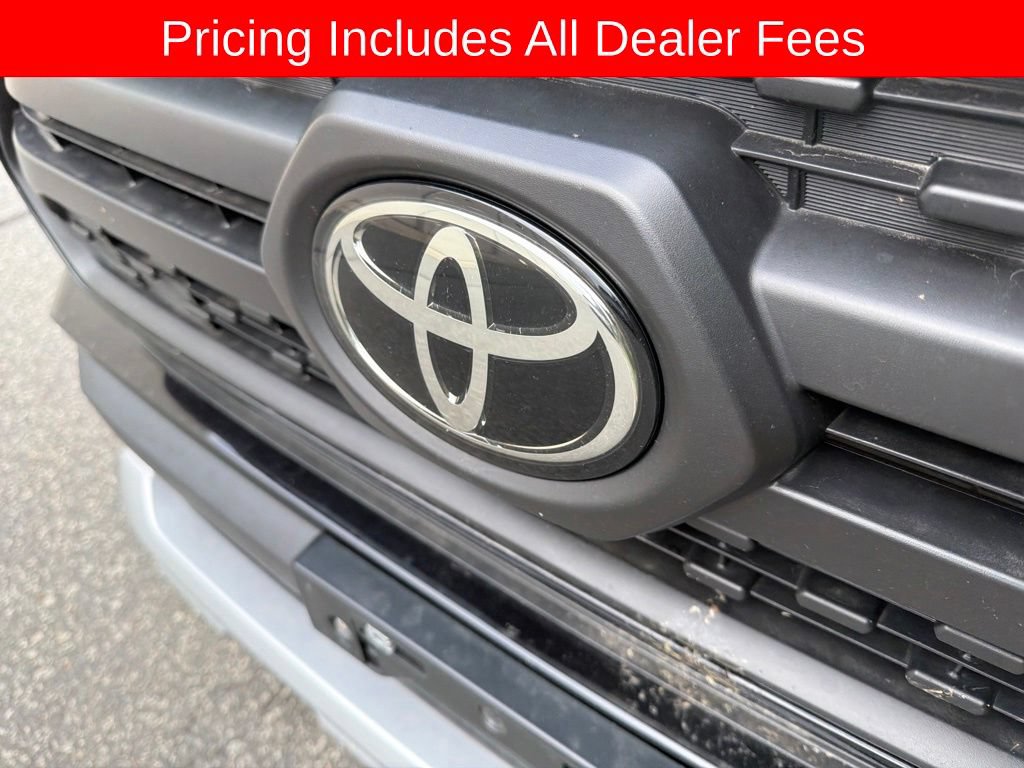 Used 2024 Toyota RAV4 Adventure AWD/4WD image 4
