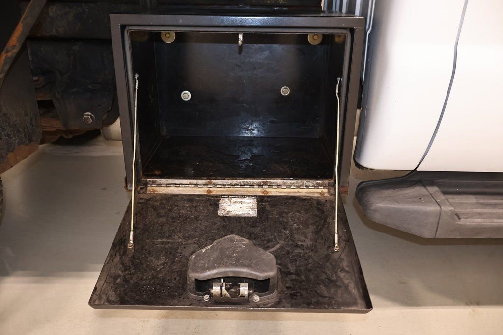 Used 2014 Ford F350 XL w/ Power Equipment Group image 11