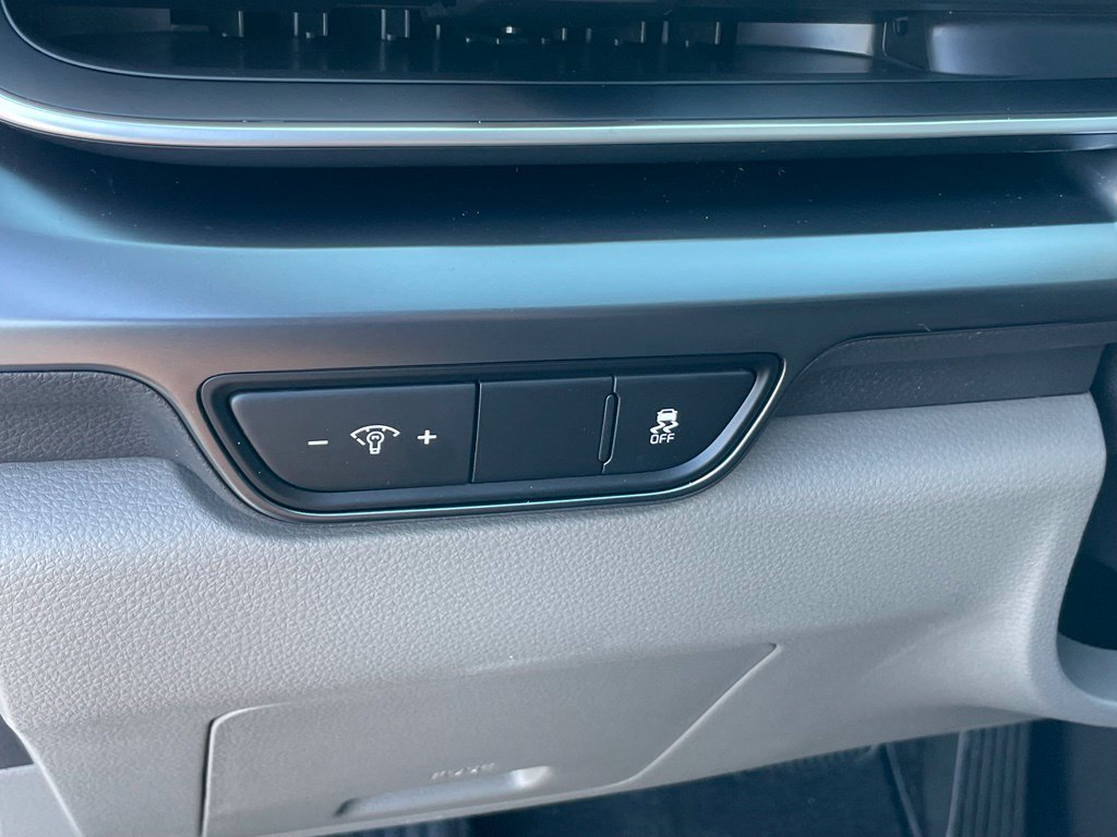 New 2027 Kia Carnival FWD image 8