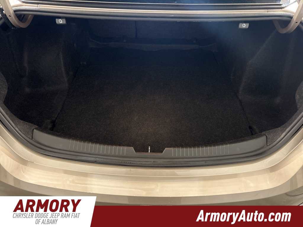 Used 2023 Chevrolet Malibu LT image 28