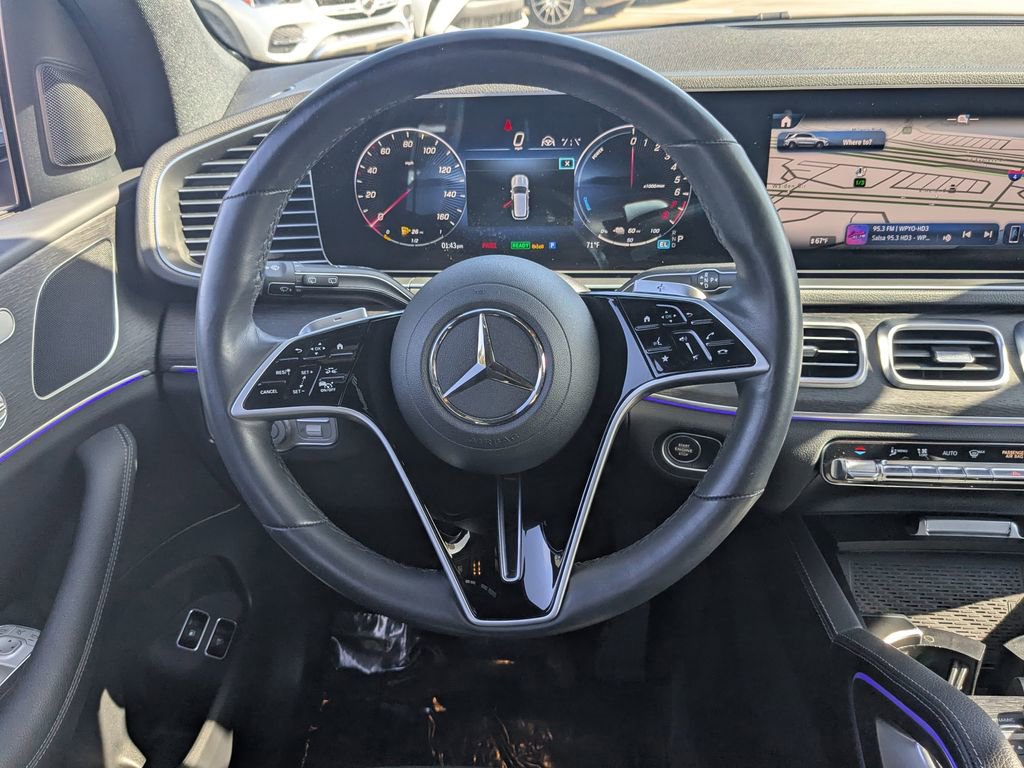 Used 2025 Mercedes-Benz GLE 450e 4MATIC image 3