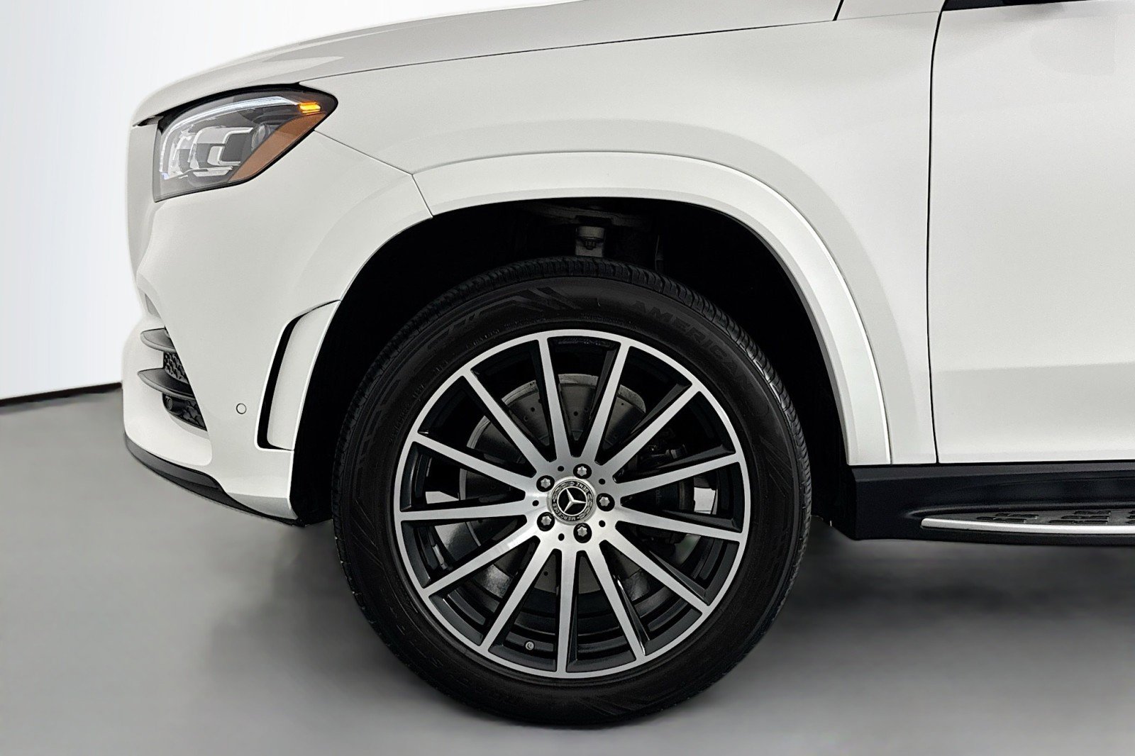 Used 2022 Mercedes-Benz GLS 450 4MATIC image 10