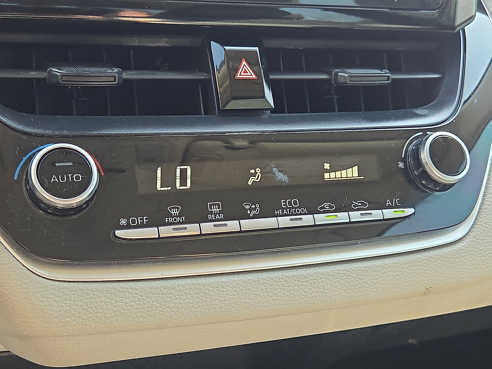 Used 2022 Toyota Corolla LE FWD image 18