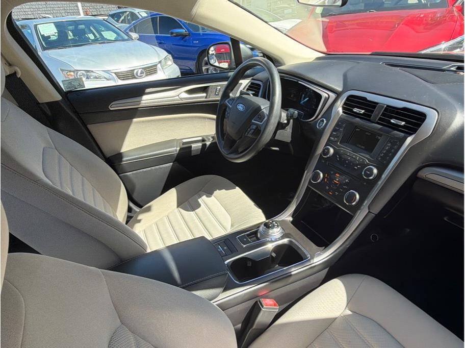 Used 2018 Ford Fusion S FWD image 6