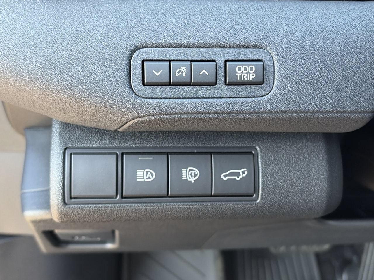 New 2026 Toyota C-HR AWD/4WD image 13