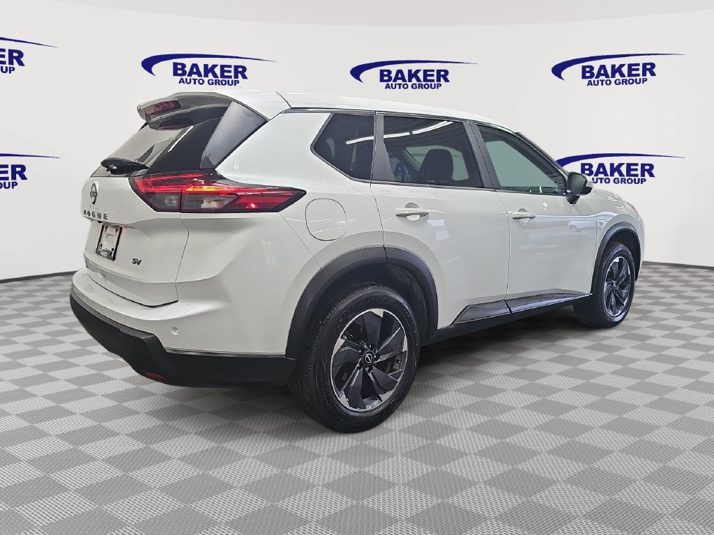 Used 2024 Nissan Rogue SV FWD image 5