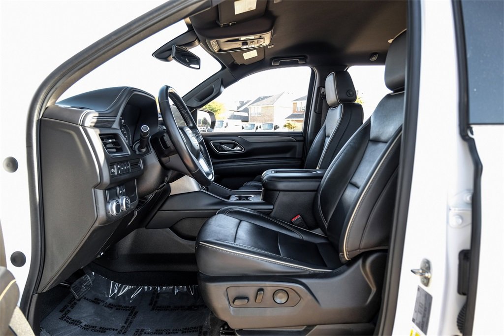 Used 2021 GMC Yukon XL SLT image 3