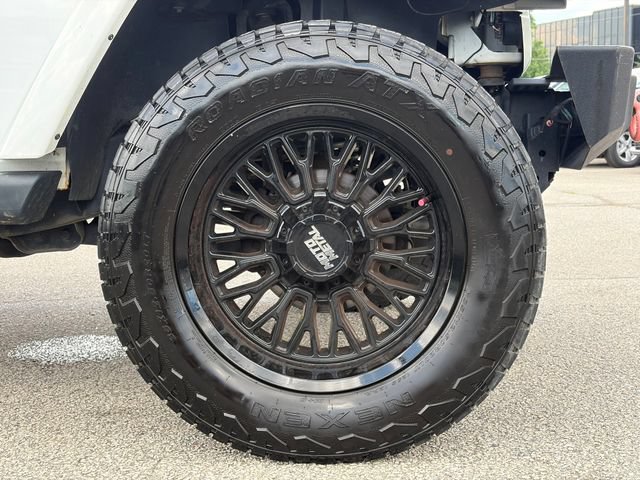 Used 2014 Jeep Wrangler Unlimited Sahara w/ Dual Top Group AWD/4WD image 14