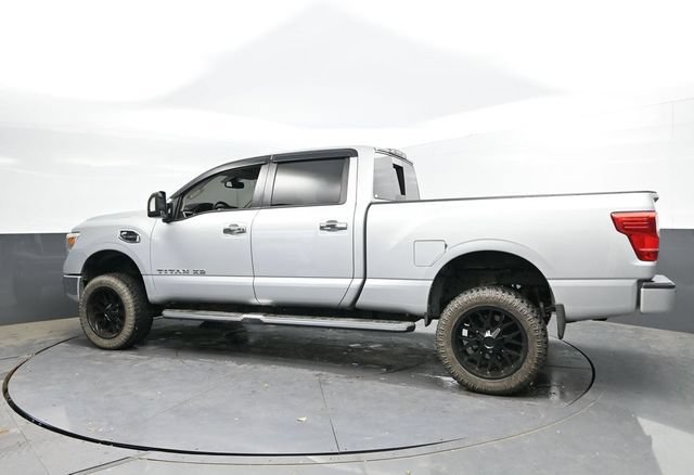 Used 2016 Nissan Titan XD AWD/4WD image 8