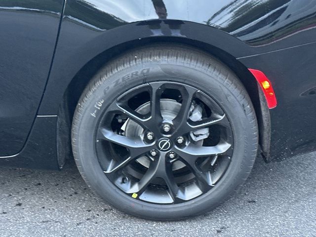 New 2026 Chrysler Pacifica Limited image 17