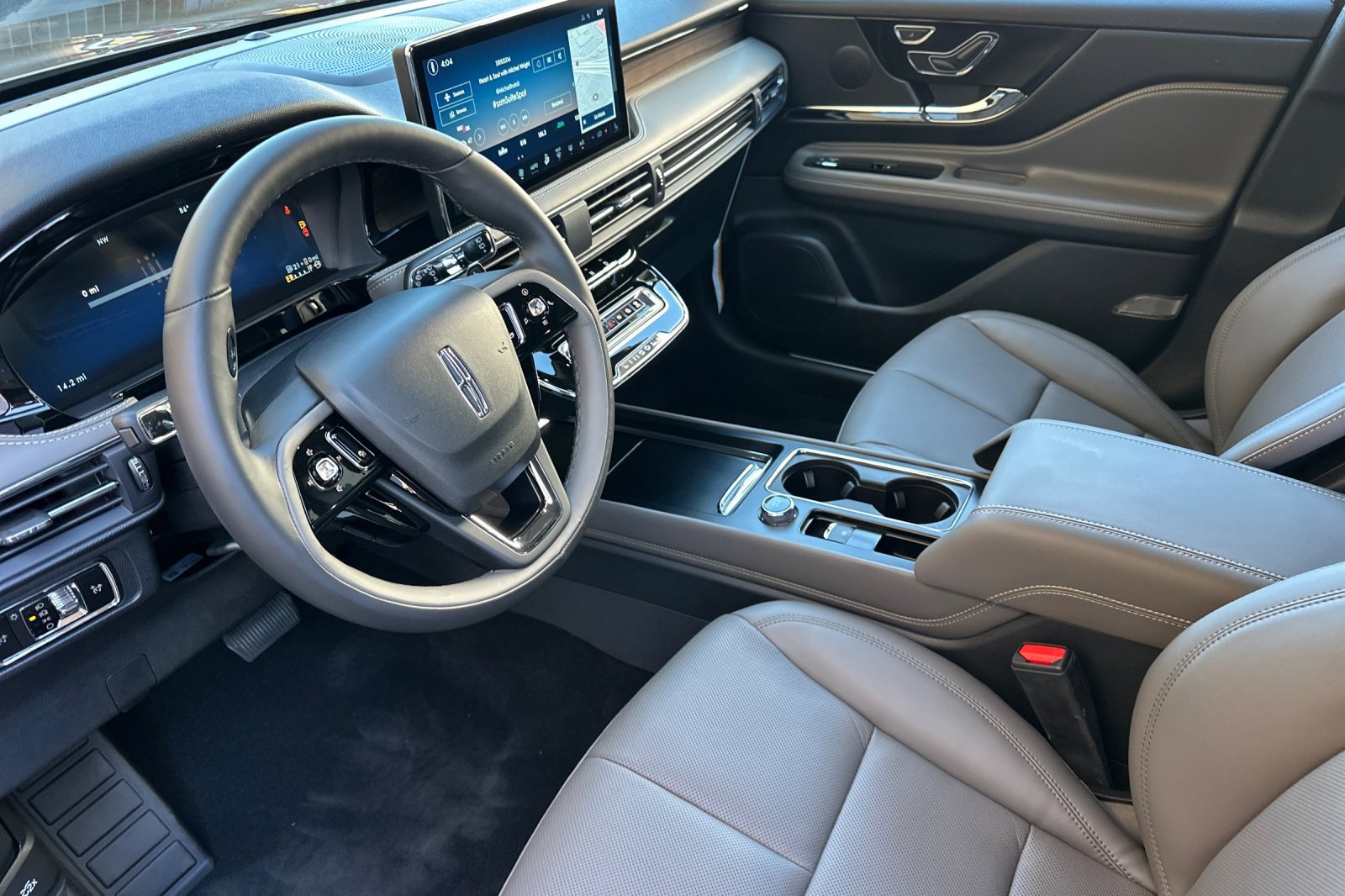 New 2025 Lincoln Corsair Grand Touring image 9