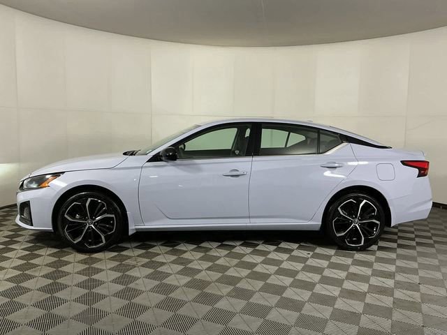 New 2025 Nissan Altima 2.5 SR image 4