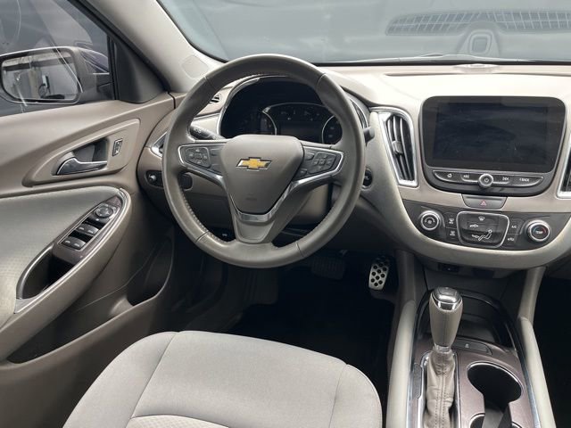 Used 2017 Chevrolet Malibu LT image 15