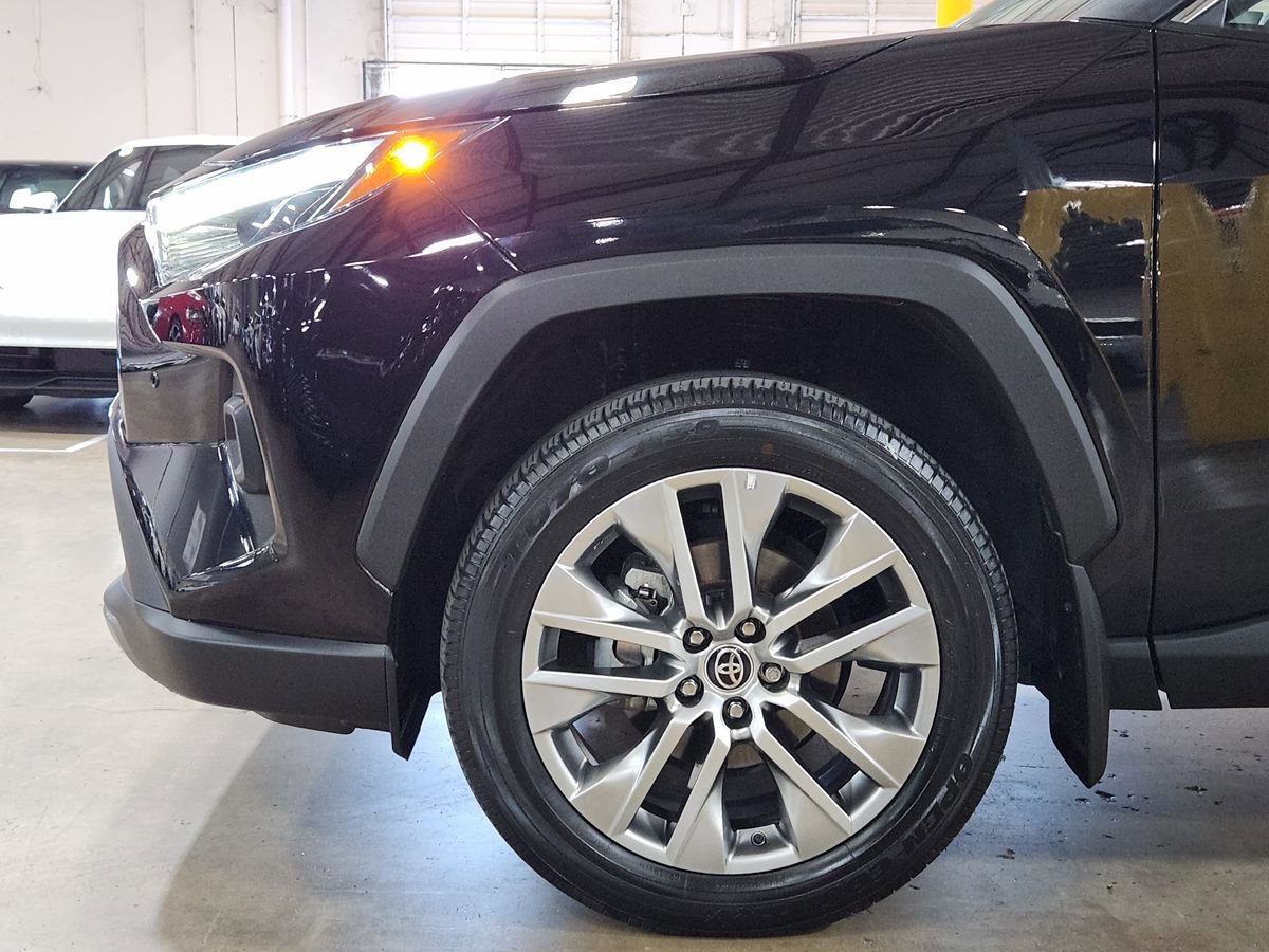 Used 2023 Toyota RAV4 Limited FWD image 5