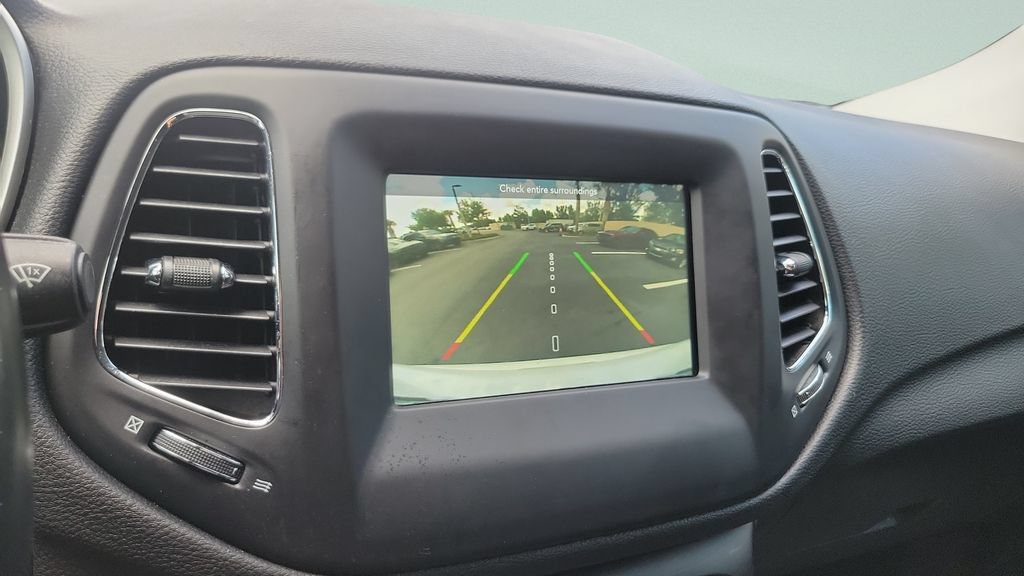 Used 2019 Jeep Compass Latitude w/ Popular Equipment Group AWD/4WD image 17
