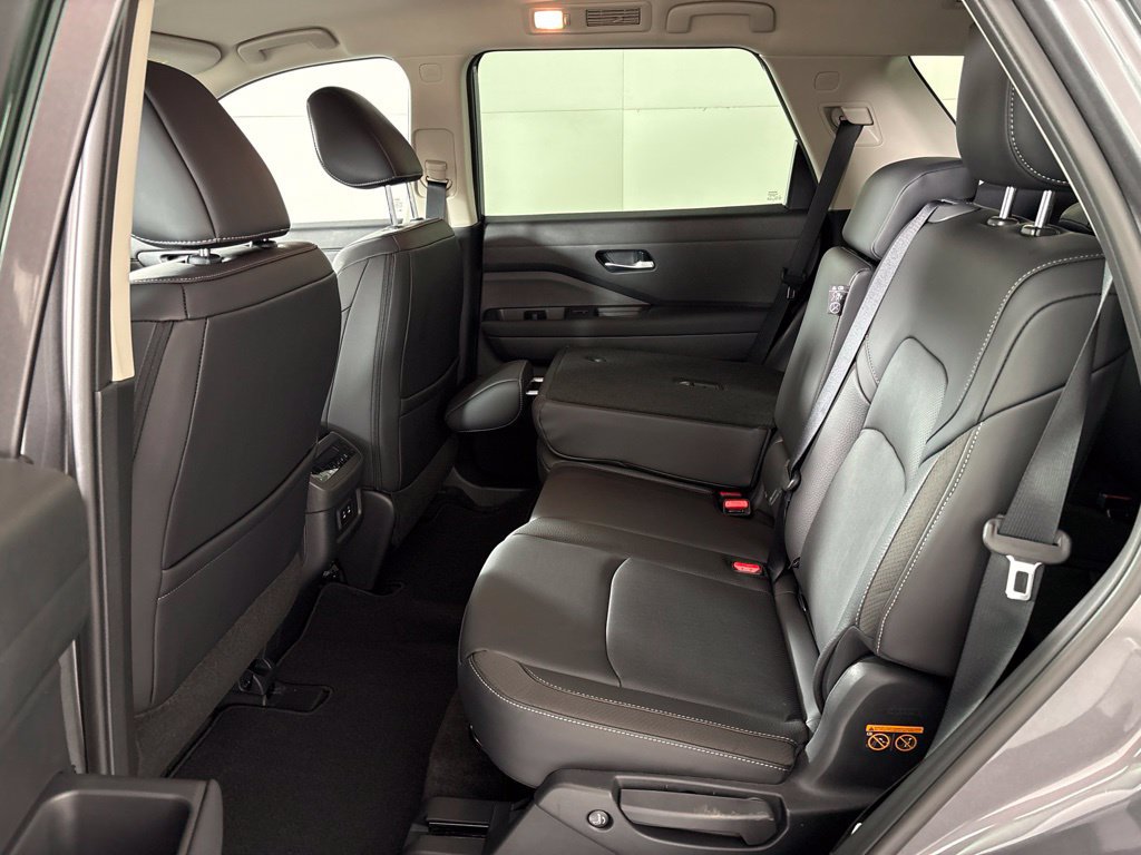New 2026 Nissan Pathfinder SL FWD image 25