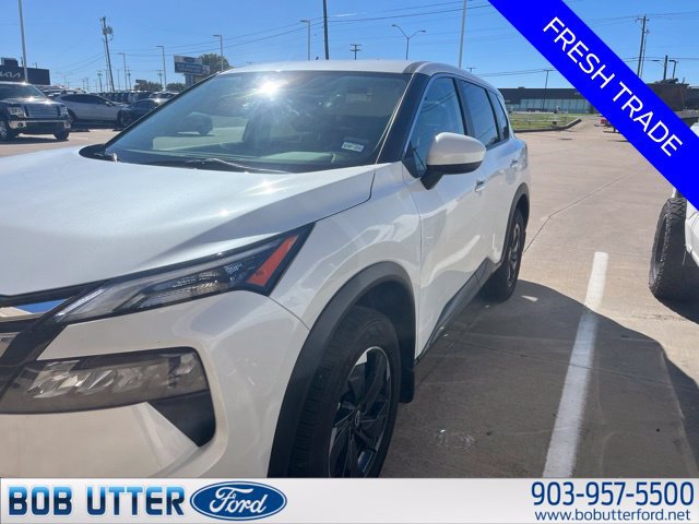 Used 2024 Nissan Rogue SV FWD image 3
