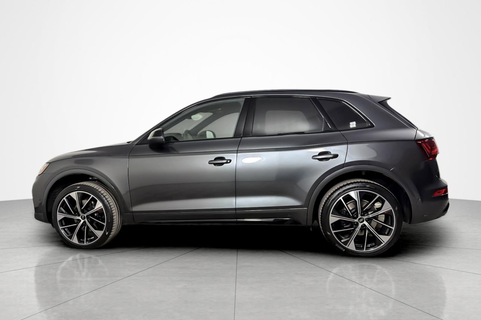 Used 2023 Audi SQ5 Prestige w/ Prestige Package image 2