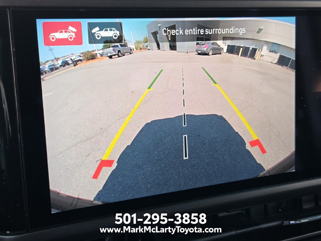 Used 2025 Jeep Wrangler Unlimited Sahara AWD/4WD image 19