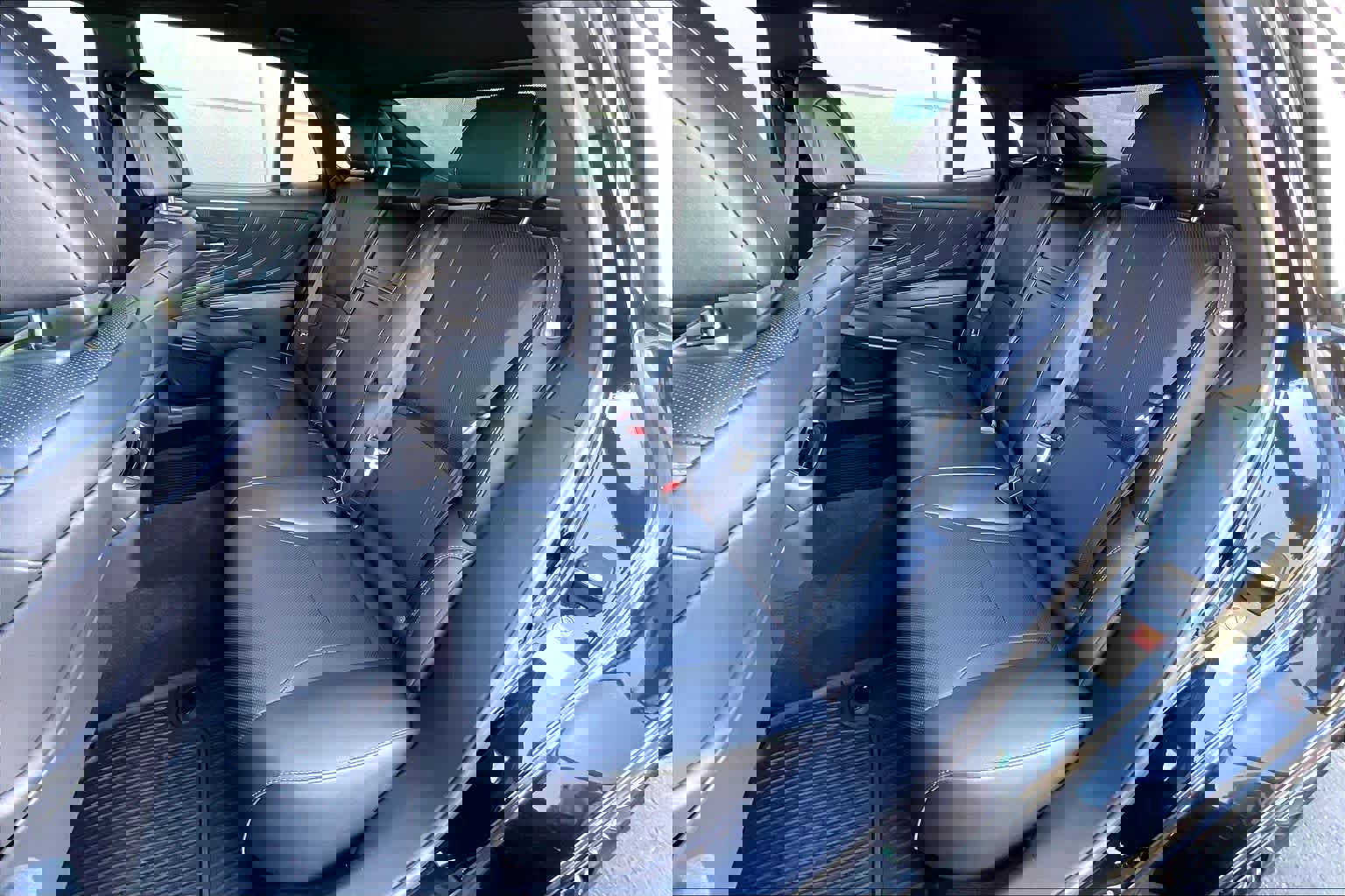 Used 2022 Lexus LS 500 w/ Accessory Package (Z1) image 19