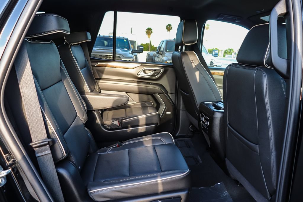 Used 2024 Chevrolet Tahoe Premier AWD/4WD image 17