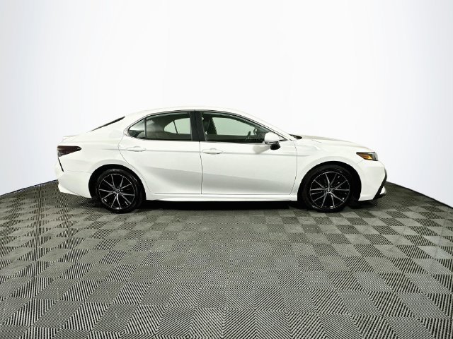 Used 2023 Toyota Camry SE FWD image 9