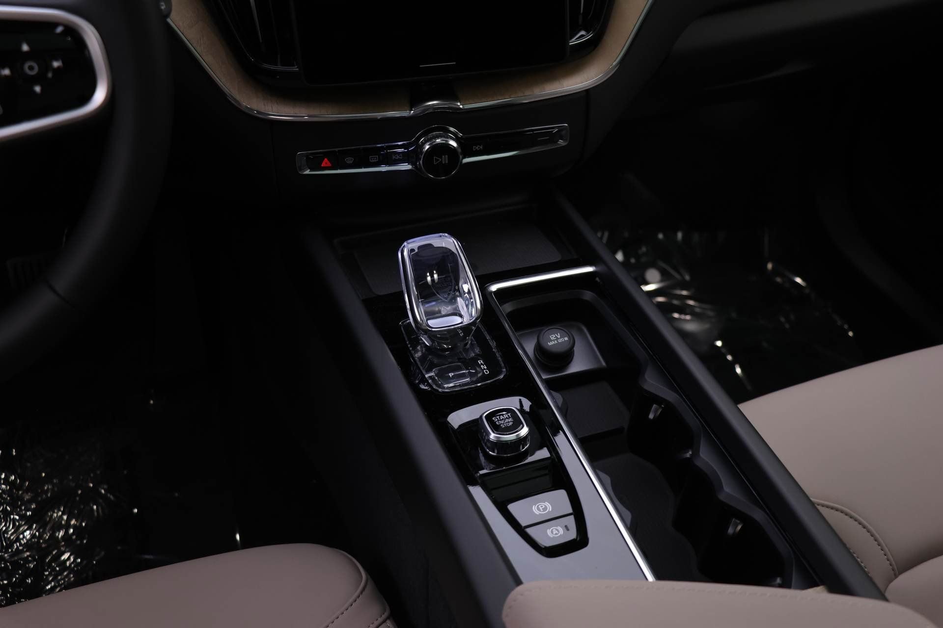 New 2026 Volvo XC60 T8 Plus w/ Protection Package Premier image 12