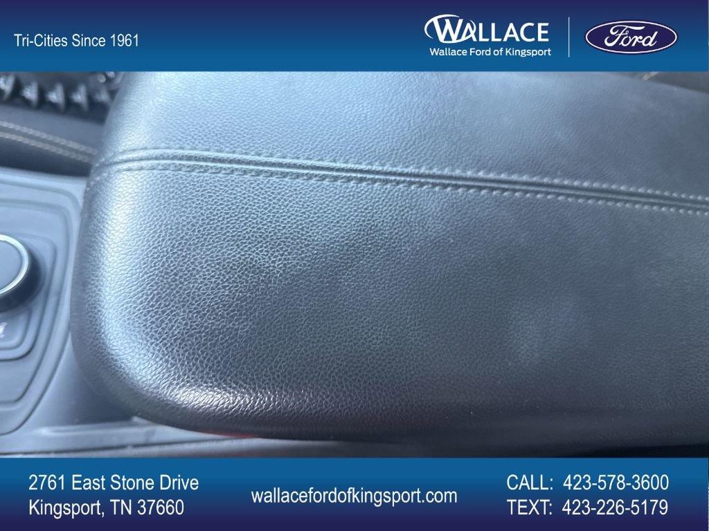 Used 2020 GMC Terrain SLE w/ Elevation Edition image 32