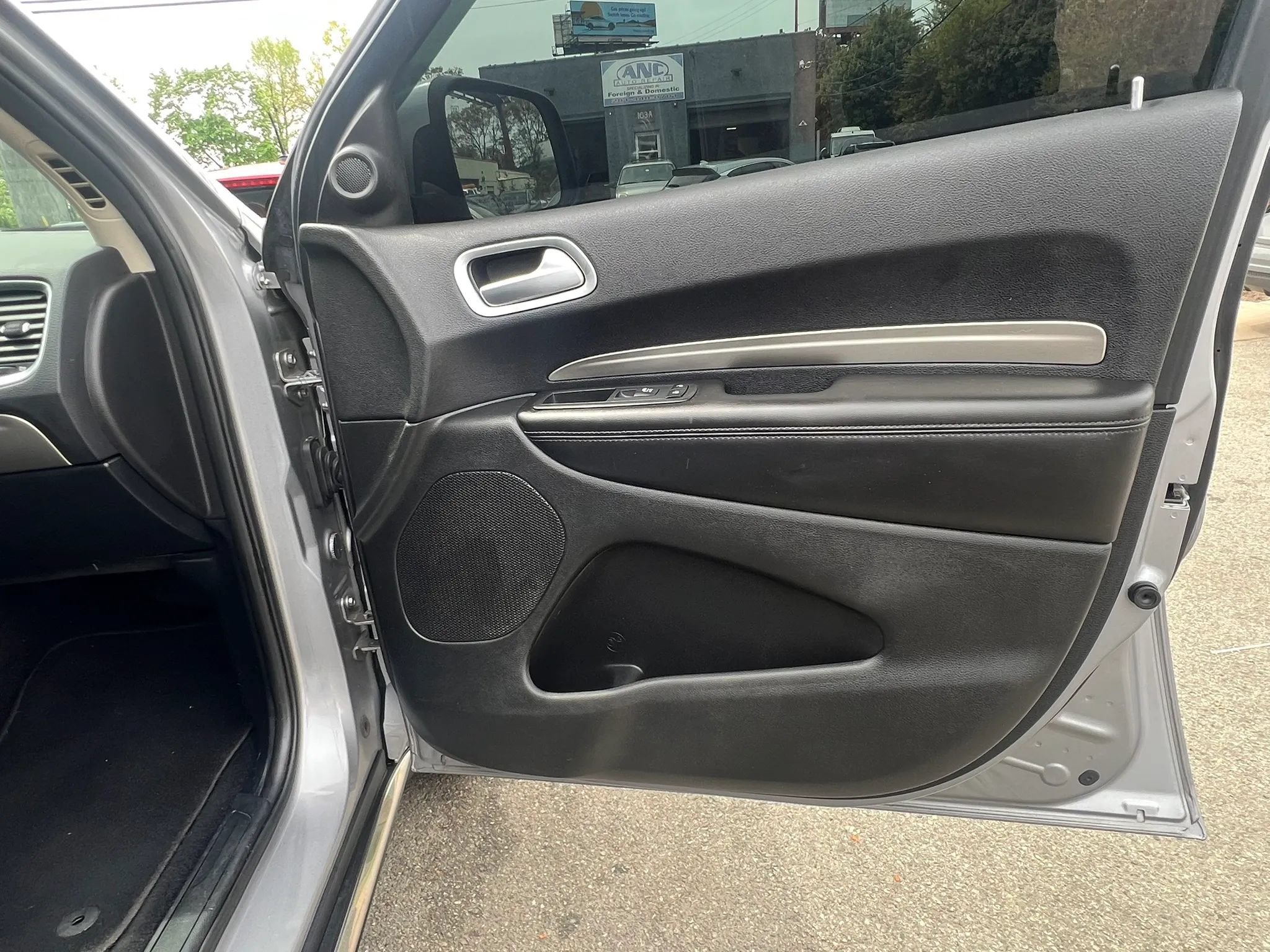 Used 2019 Dodge Durango SXT w/ 3rd Row Seating Group AWD/4WD image 29