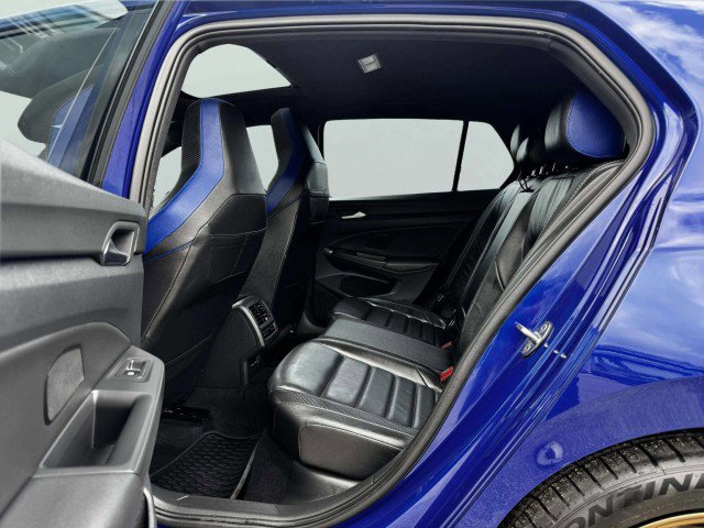 Used 2022 Volkswagen Golf R image 38
