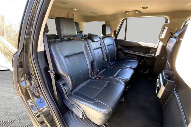 Used 2024 Ford Expedition XLT image 17