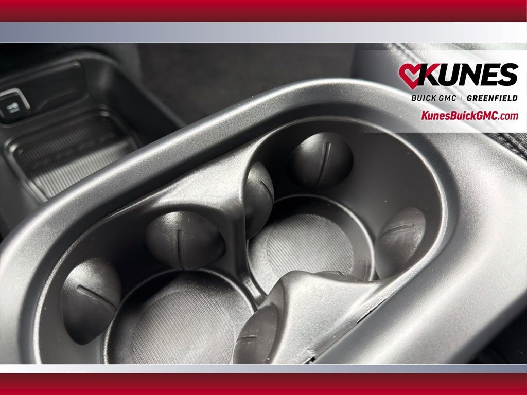 Used 2025 Chrysler Pacifica Select image 35