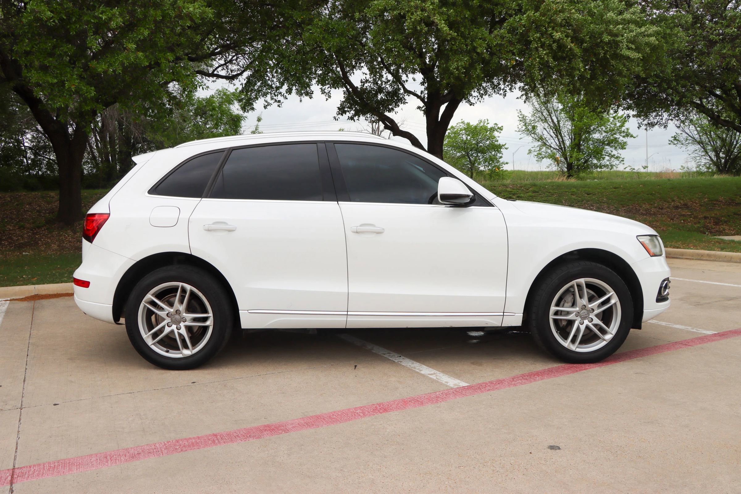 Used 2016 Audi Q5 2.0T Premium Plus w/ Technology Package image 8