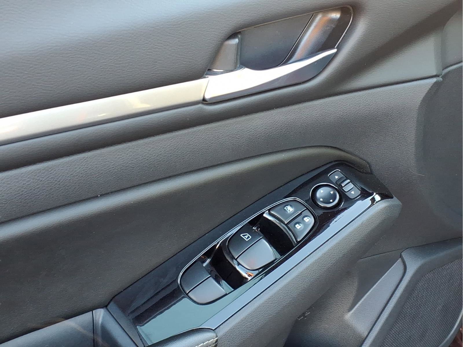 Used 2023 Nissan Altima 2.5 SV image 12